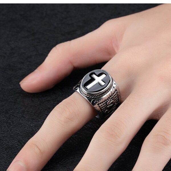 Cross Design Stainless Steel Men’s Knuckle Ring - Image 2